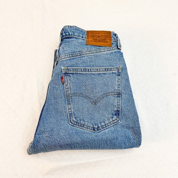 Levi's 70's High Slim Straight Light Wash Denim Jeans Size 28 - Picture 1 of 8